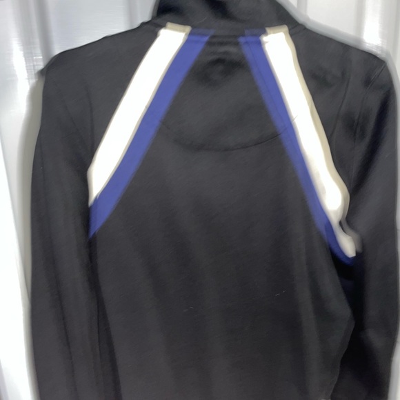 Large Zip Up. MUST BE BUNDLED - Picture 6 of 6